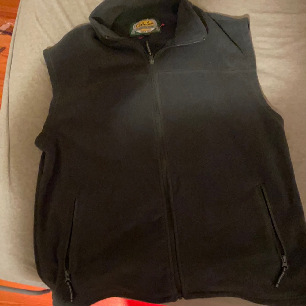 Cabela’s zip up fleece vest